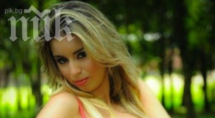 роналдиньо нов договор нова приятелка