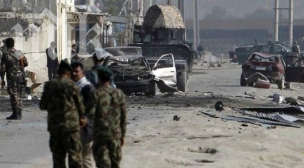 двама полицаи загинаха двадесет бяха ранени взрив