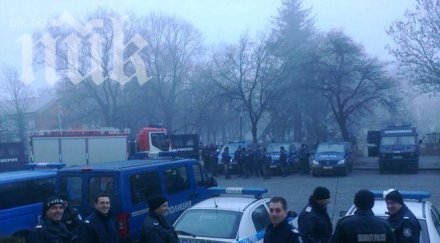 огромно количество полиция вече около парламента дебнат изненадващ щурм