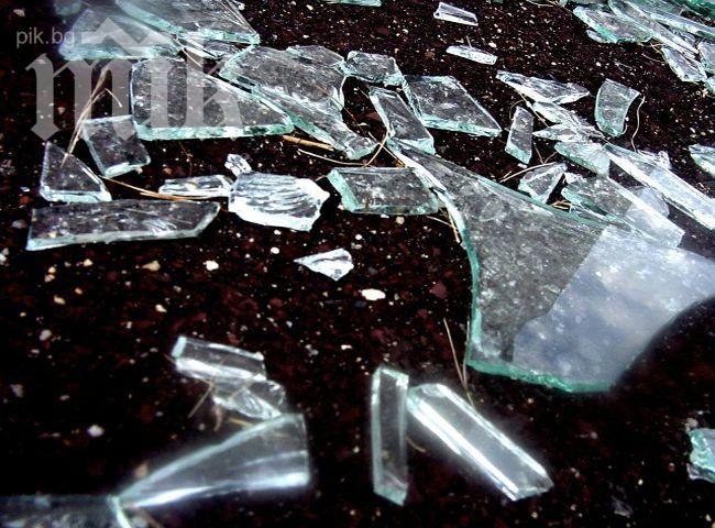 Изпотрошиха витрини в цех в пловдивско село