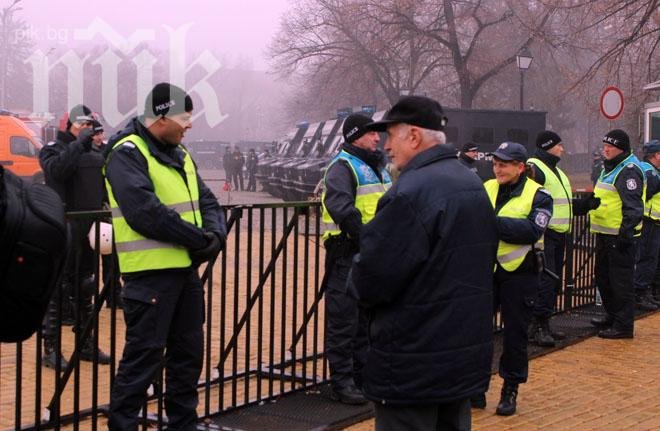 Нов протест пред НС в 16,00 ч., питат полицаите: Сидеров ви бие, може ли и ние?