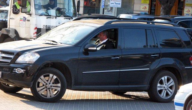 И третият джип на депутата от ГЕРБ Антоний Йорданов е потрошен