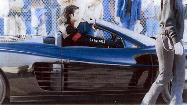 Продават ферарито на Майкъл Джексън (снимки и видео)
