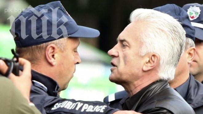 Френски евродепутати правят кръгла маса за Сидеров, БСП го чакат сам да си даде имунитета