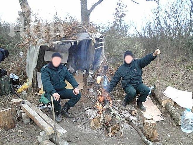 Полицаи на границата живеят като скотове! В това време стотици техни колеги пазят спокойствието на Орешарски (жестоки снимки)