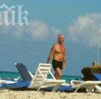 Волен, Станишев и Вигенин се пекат на слънце в центъра на Пловдив (снимки)