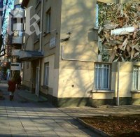 Скандално! Наркомани се боцкат, правят секс и крадат в центъра на София! Хората пищят, общината е безсилна!