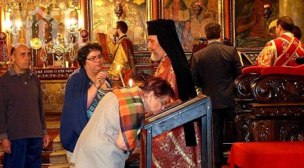 софийска фирма реставрира иконостаса русенската църква