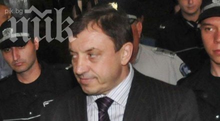 алексей петров лекува чужбина съдът позволи