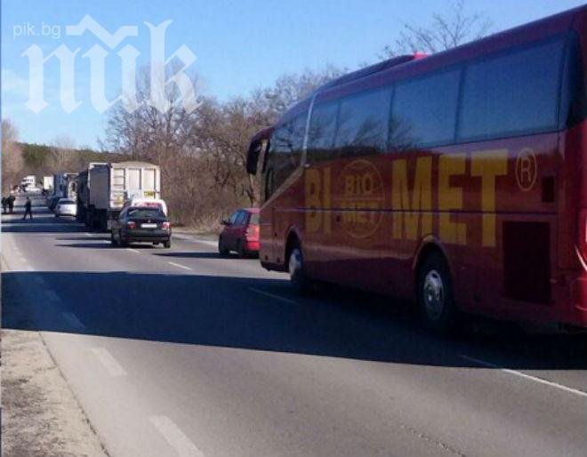 Тежка катастрофа край Търговище! Има ранени, сред които и 4-годишно дете! (обновена)