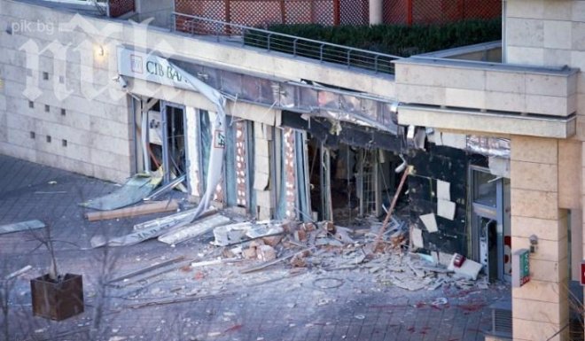 Взрив изпотроши банка в центъра на Будапеща