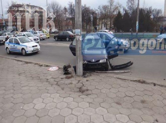 Цирк в Родопите! Линейка гони ранен шофьор да му окаже първа помощ