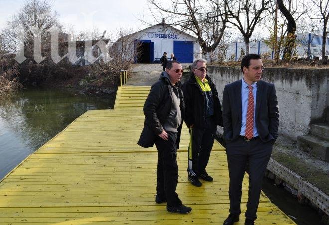 Кметът на Бургас осигури плаващ понтон на местните гребци