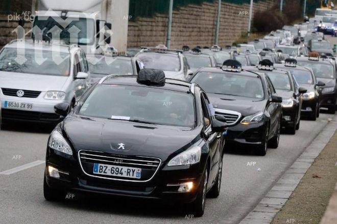 Френските таксиджии задръстиха Париж, Марсилия и Лион