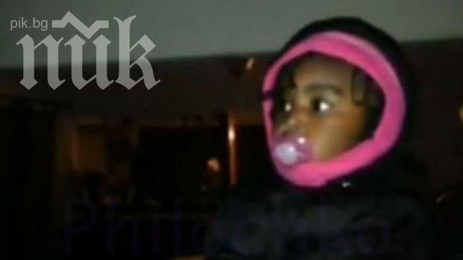 Смях до скъсване! Бебе вижда за пръв път близнака на баща си (уникално видео)