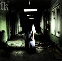 Зловещо! Призрак на момиченце в бяла рокля се разхожда в дома на младо семейство във Варна
