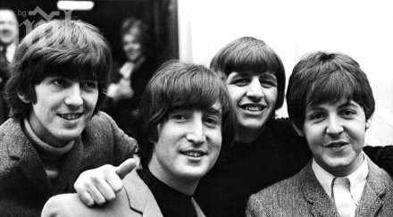 феновете бийтълс празнуват видео