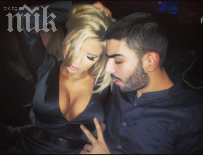 Андреа изтрещя! Натиска се с неизвестен мъж в столичен бар (снимка)