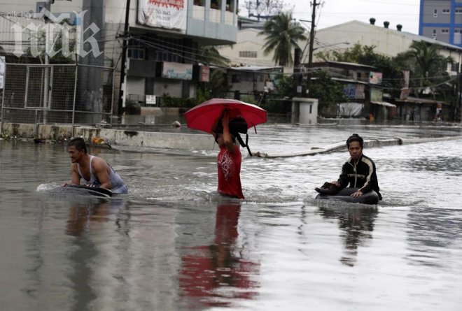 Хиляди евакуирани заради тропическа буря на Филипините