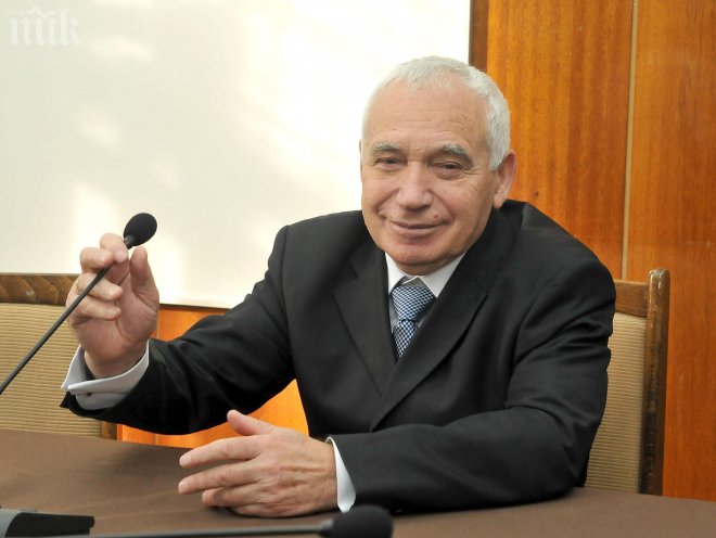 Желю Желев: Волен Сидеров няма място в политиката