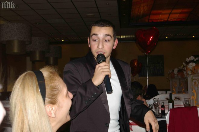 Наглост! Рафи печели от рождения си ден