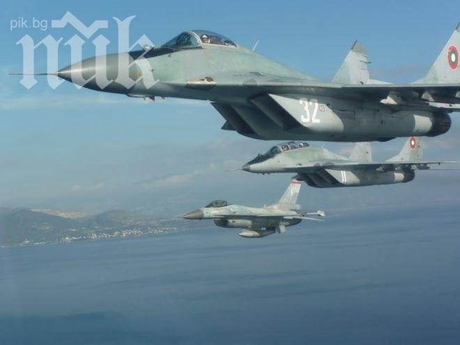 Изтребител F-18 на американските ВВС паднал в морето край бреговете на щата Вирджиния