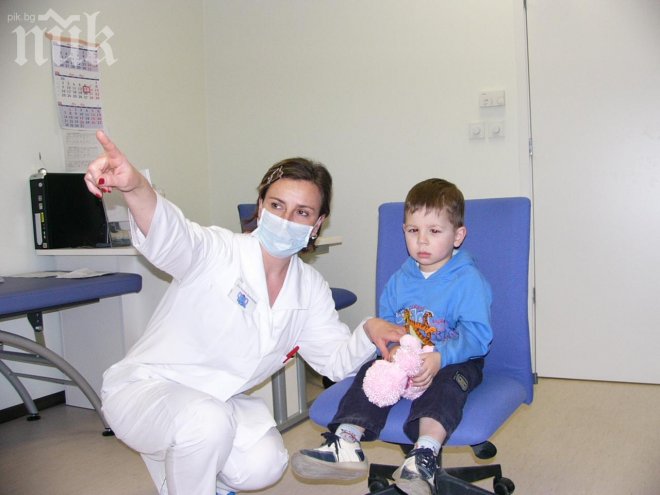 Бавят се заявления на деца, чакащи за лечение в чужбина