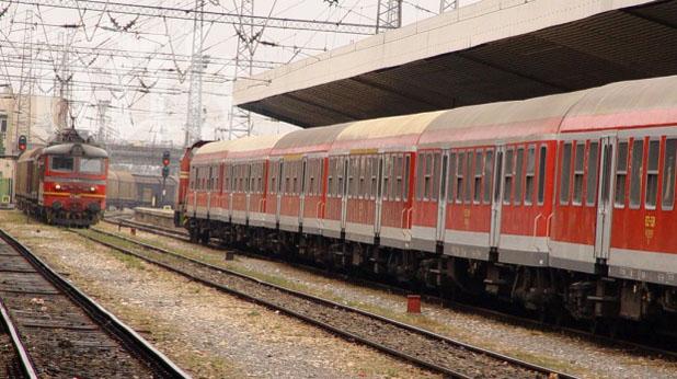 Седем вагона на товарен влак се преобърнаха между Яна и Мусачево