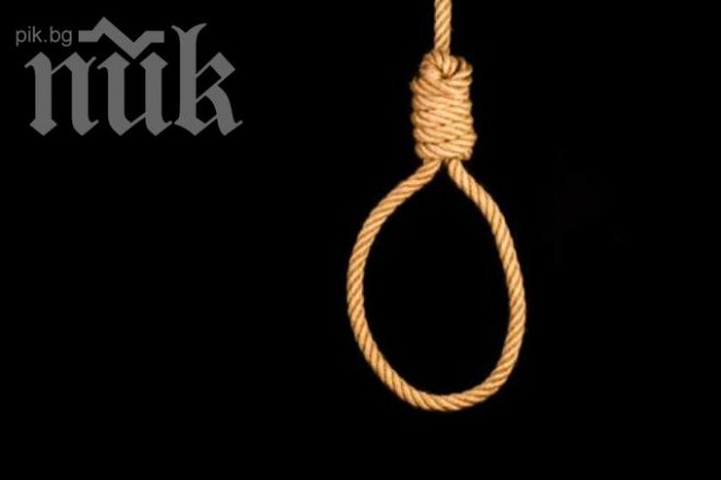 Възрастен мъж се обеси, след като остана без работа