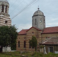 Скандал! Фекалии и отпадъци рушат църква на Кольо Фичето
