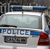 Полицаи иззеха маркови дрехи-ментета в Ихтиман