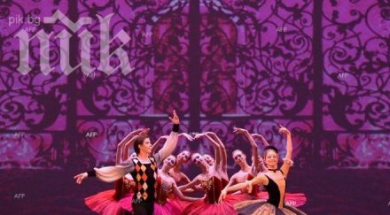 падна част декорацията театър трима ранени