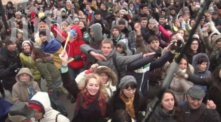 200 000 площада киев милицията атакува зашеметяващи гранати