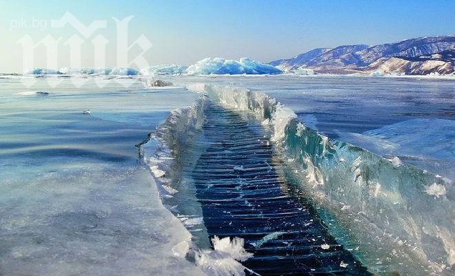 Сибирски музиканти свирят върху леда на езерото Байкал (видео)