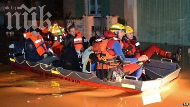 2 трупа и хиляди евакуирани заради наводненията във Франция