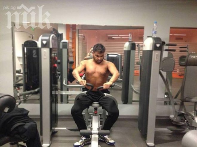 Бунт срещу Азис в баровски фитнес - ръси пот, гол до кръста (снимка)
