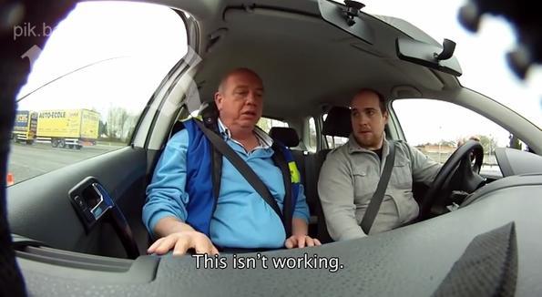 Абсурден изпит за шофьорска книжка потресе интернет (видео)