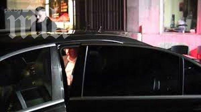 Само в ПИК! Сергей Станишев се измъкнал от подземията на НДК след участието си при Слави! Моника била с него!