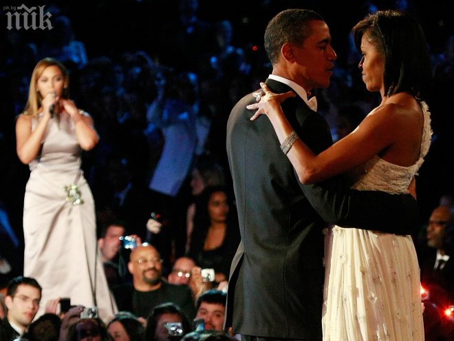 Бионсе пя на уше на Мишел Обама за 50-я юбилей
