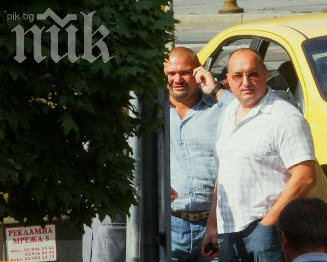 Един от Братя Галеви се върна в България, дошъл да вземе компромати