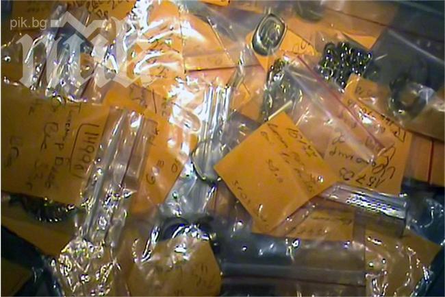 Маскирани ММА бойци грабят накити, помага им ефрейтор