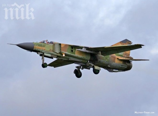 Сирийски МиГ-23 лети в опасна близост с турската граница