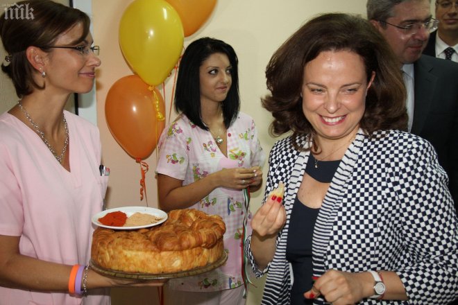 Министър Таня Андреева: Заставам зад Майчин дом и държавните болници