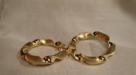 младеж открадна обеци баба арестуват