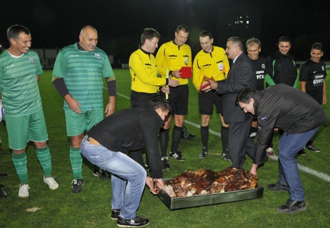 Бойко опука печено агънце