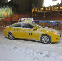 Зимни бури парализираха Америка
