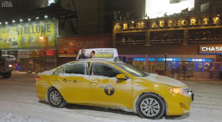 зимни бури парализираха америка