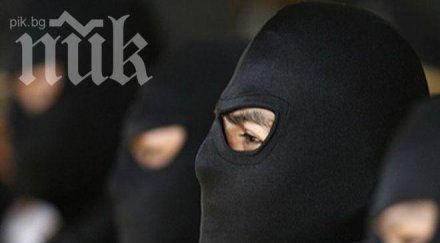 апаши взломиха къщи една нощ