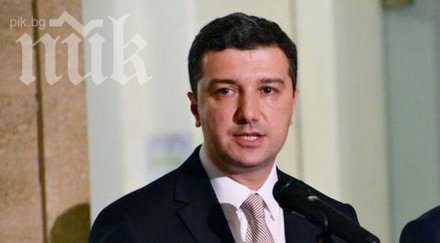 драгомир стойнев събира експерти синдикалисти кръгла маса бъдещето енергетиката