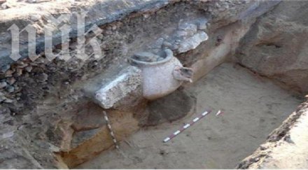 откриха уникална рисувана керамика созопол лувъра такава